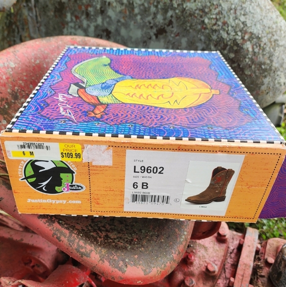 NWT Justin Gypsy Leather Studded Cowgirl Boots - Picture 4 of 14